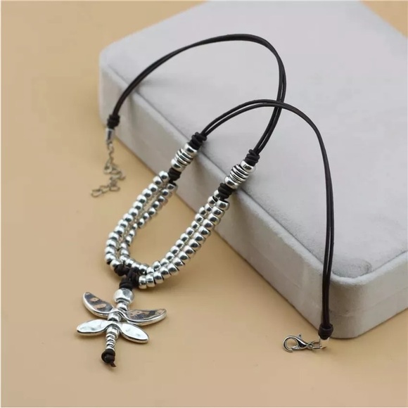 Dragonfly Pendant Necklace - Boho Chic Style - Picture 3 of 5